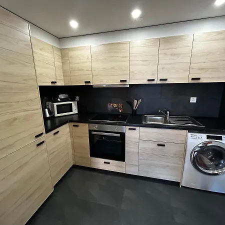 Snow Nest: Superbe Cocon Enneige Апартаменты Кран-Монтана